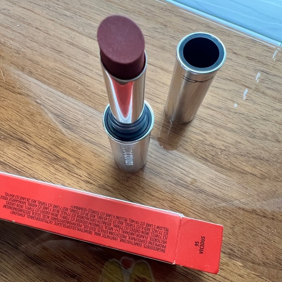 NWT Mac Locked Kiss 24 Hour Lipstick - Vicious Brand New in Box - Picture 3 of 5